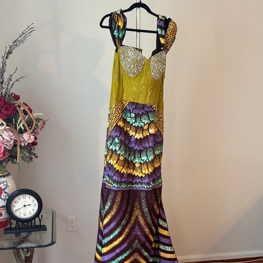 Vibrant Maxi Dress with Multicolor Pattern